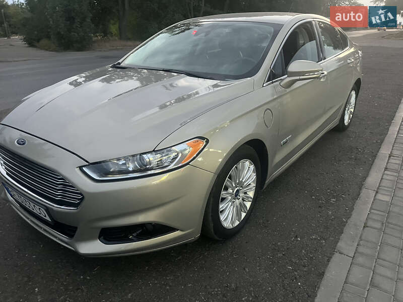 Седан Ford Fusion 2014 в Первомайську