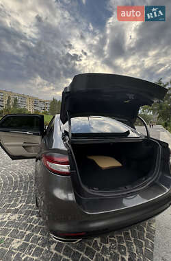 Седан Ford Fusion 2016 в 