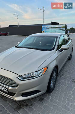 Седан Ford Fusion 2014 в 