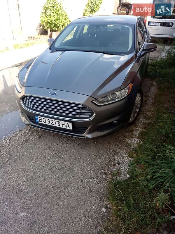 Седан Ford Fusion 2014 в 