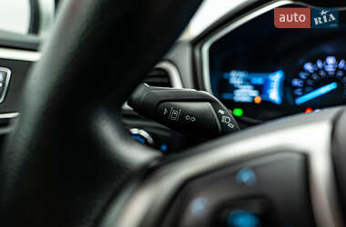 Седан Ford Fusion 2019 в 