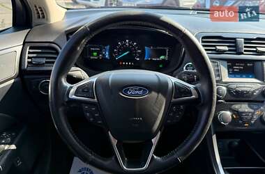 Седан Ford Fusion 2018 в 