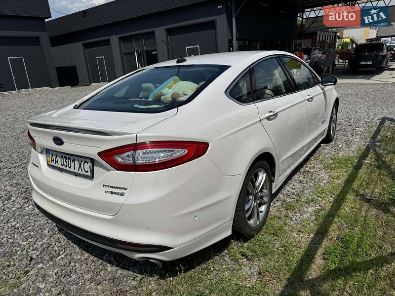 Седан Ford Fusion 2015 в Києві