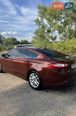 Седан Ford Fusion 2015 в 