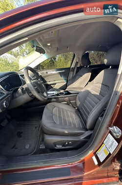 Седан Ford Fusion 2015 в 