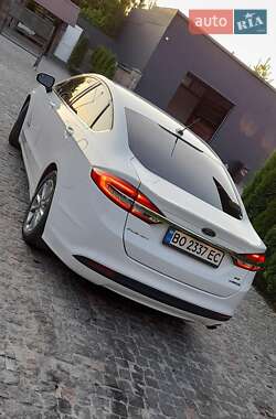 Седан Ford Fusion 2017 в 
