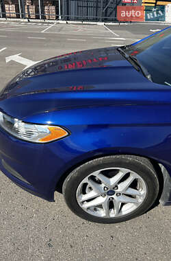 Седан Ford Fusion 2016 в 