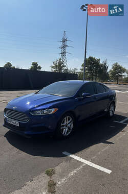 Седан Ford Fusion 2016 в 