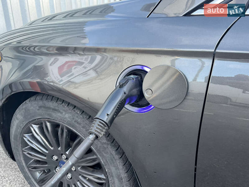 Седан Ford Fusion 2015 в Києві