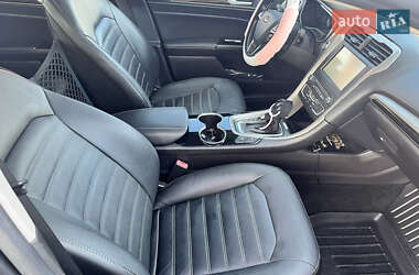 Седан Ford Fusion 2015 в 