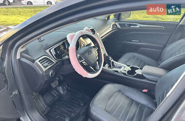 Седан Ford Fusion 2015 в 