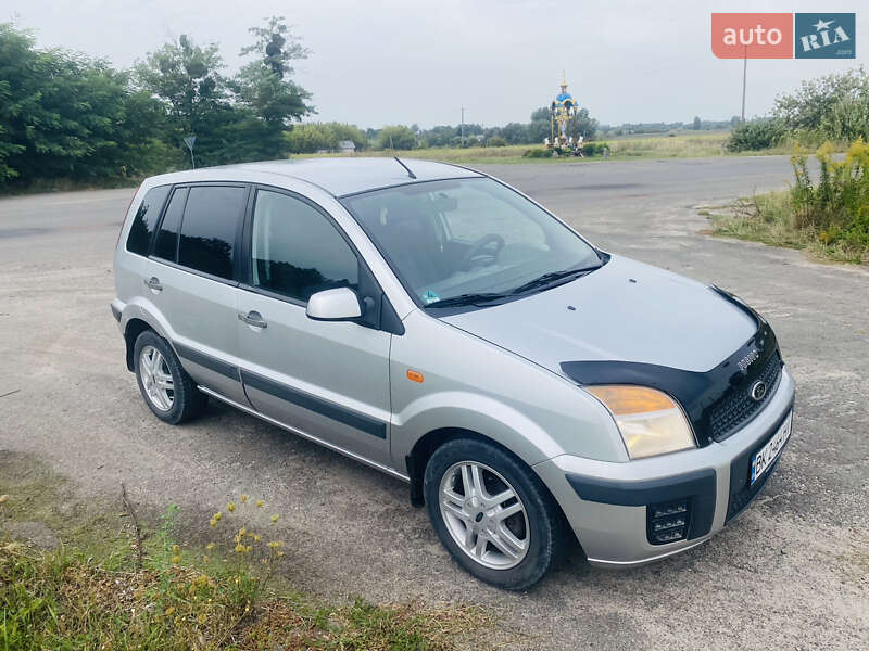 Хэтчбек Ford Fusion 2008 в 