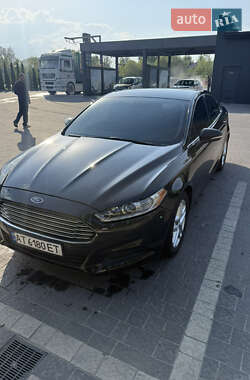 Седан Ford Fusion 2012 в Надворной