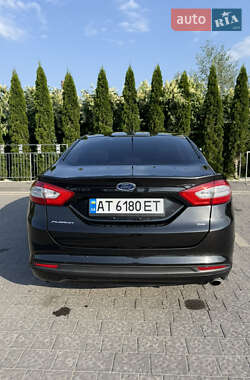 Седан Ford Fusion 2012 в Надворной