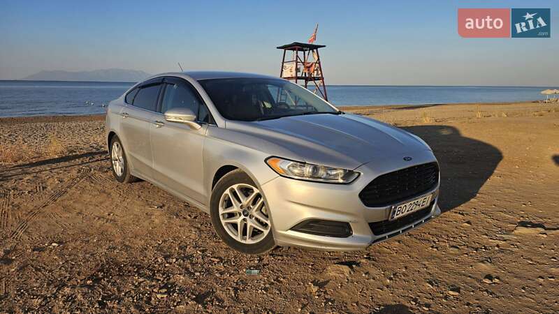 Седан Ford Fusion 2016 в 