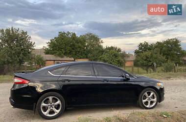 Седан Ford Fusion 2016 в 