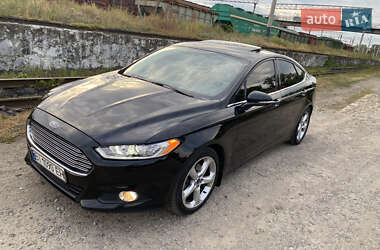 Седан Ford Fusion 2016 в 