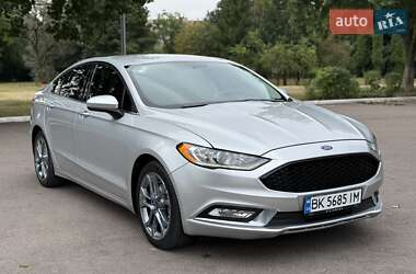 Седан Ford Fusion 2017 в 