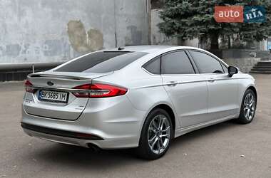 Седан Ford Fusion 2017 в 