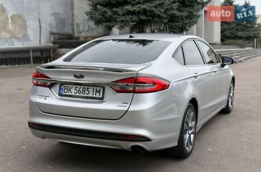 Седан Ford Fusion 2017 в 
