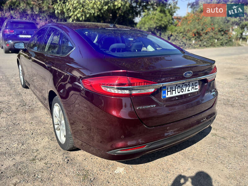 Седан Ford Fusion 2018 в Южном