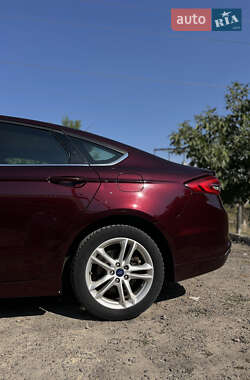 Седан Ford Fusion 2018 в 