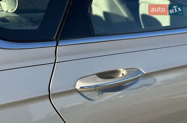 Седан Ford Fusion 2016 в 
