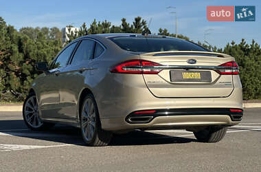Седан Ford Fusion 2016 в 