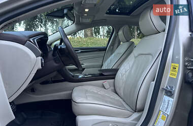 Седан Ford Fusion 2016 в 
