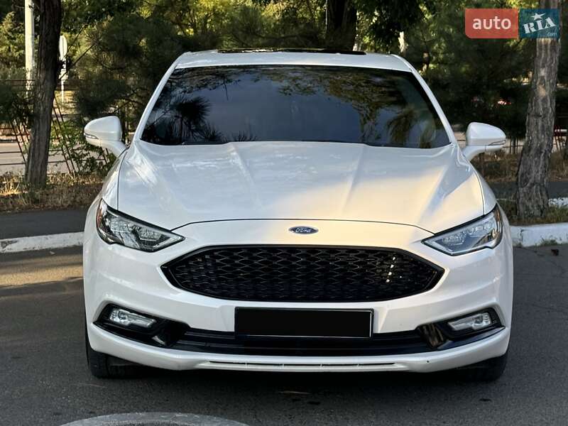 Седан Ford Fusion 2016 в Одесі