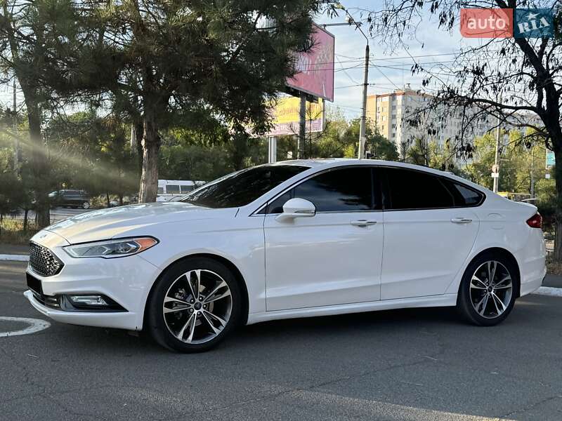 Седан Ford Fusion 2016 в Одесі