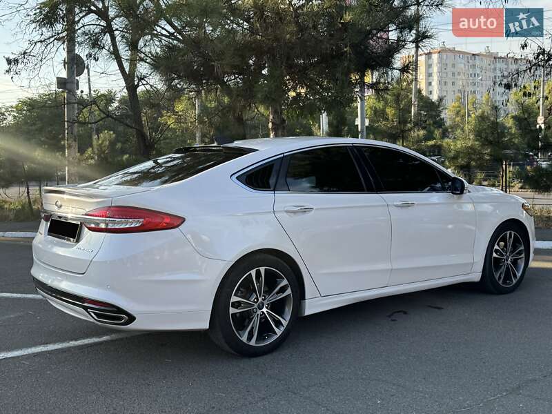 Седан Ford Fusion 2016 в Одесі