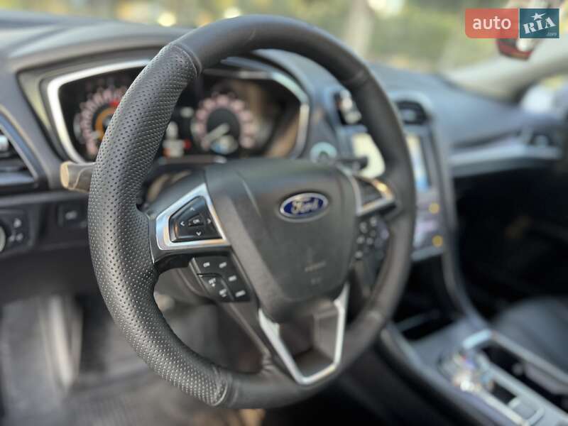 Седан Ford Fusion 2016 в Одесі