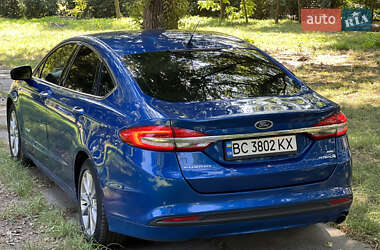 Седан Ford Fusion 2017 в 