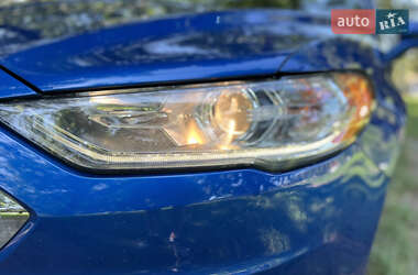 Седан Ford Fusion 2017 в 
