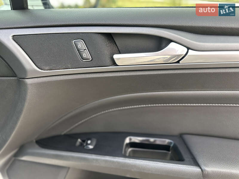 Седан Ford Fusion 2013 в Києві