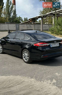 Седан Ford Fusion 2017 в 