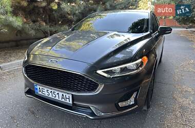 Седан Ford Fusion 2019 в 