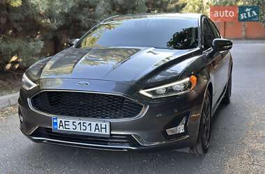 Седан Ford Fusion 2019 в 