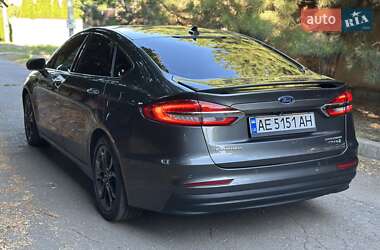 Седан Ford Fusion 2019 в 