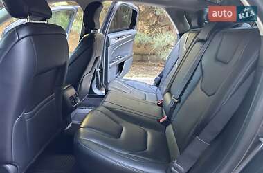 Седан Ford Fusion 2019 в 