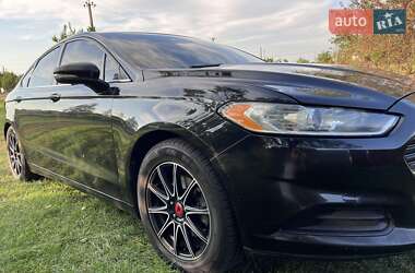 Седан Ford Fusion 2013 в 