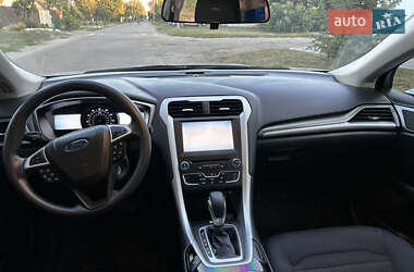 Седан Ford Fusion 2015 в  фото 10 Седан Ford Fusion 2015 в