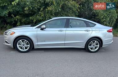 Седан Ford Fusion 2017 в 