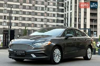 Седан Ford Fusion 2017 в 