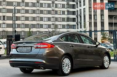 Седан Ford Fusion 2017 в 