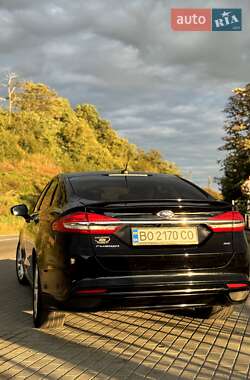 Седан Ford Fusion 2016 в 