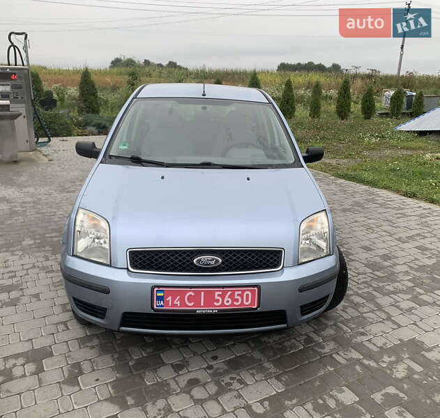 Хэтчбек Ford Fusion 2004 в Борщеве