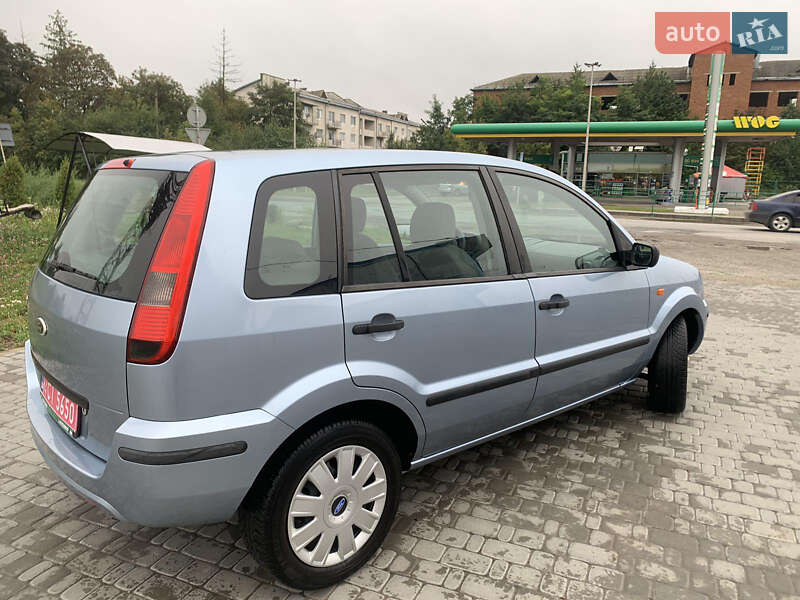 Хэтчбек Ford Fusion 2004 в Борщеве