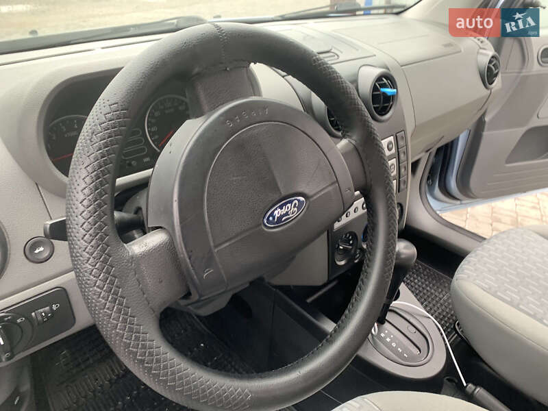 Хэтчбек Ford Fusion 2004 в Борщеве